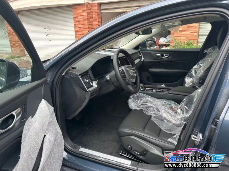 23年沃尔沃S60轿车抵押车出售