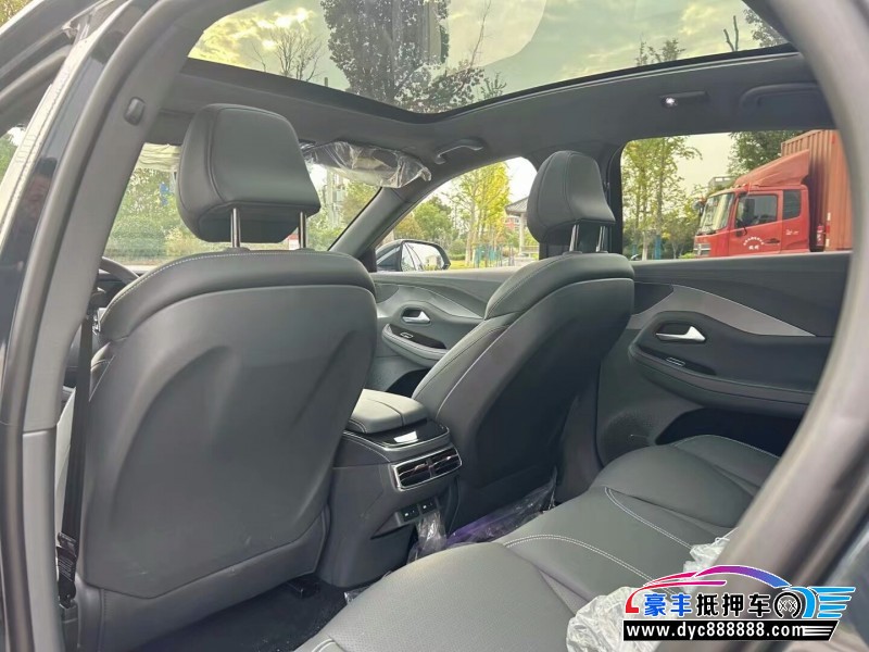 23年极狐阿尔法S轿车抵押车出售