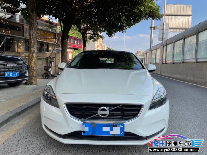 14年沃尔沃V40轿车抵押车出售