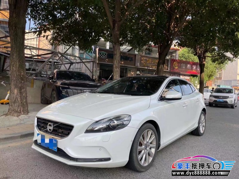 14年沃尔沃V40轿车抵押车出售