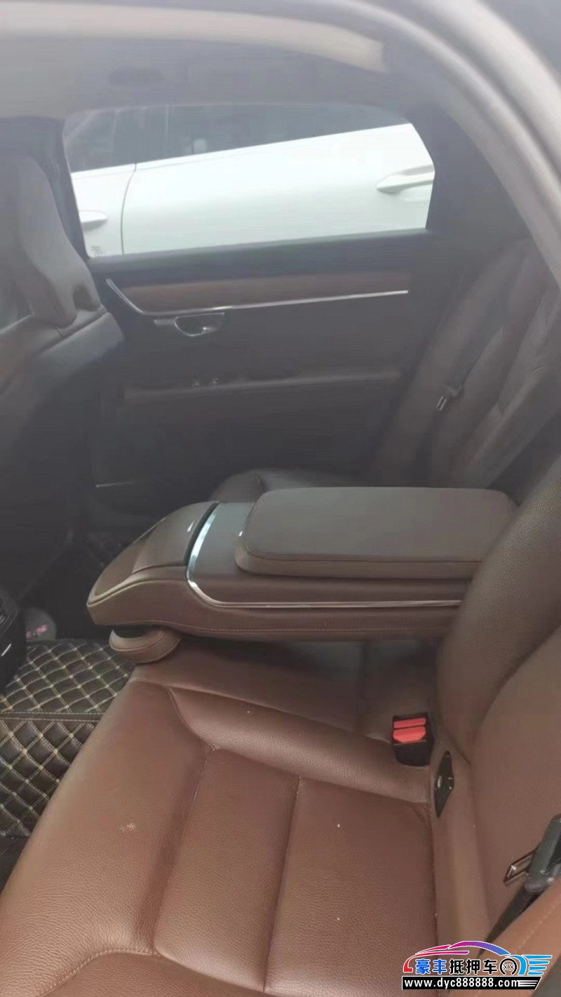 19年沃尔沃S90轿车抵押车出售