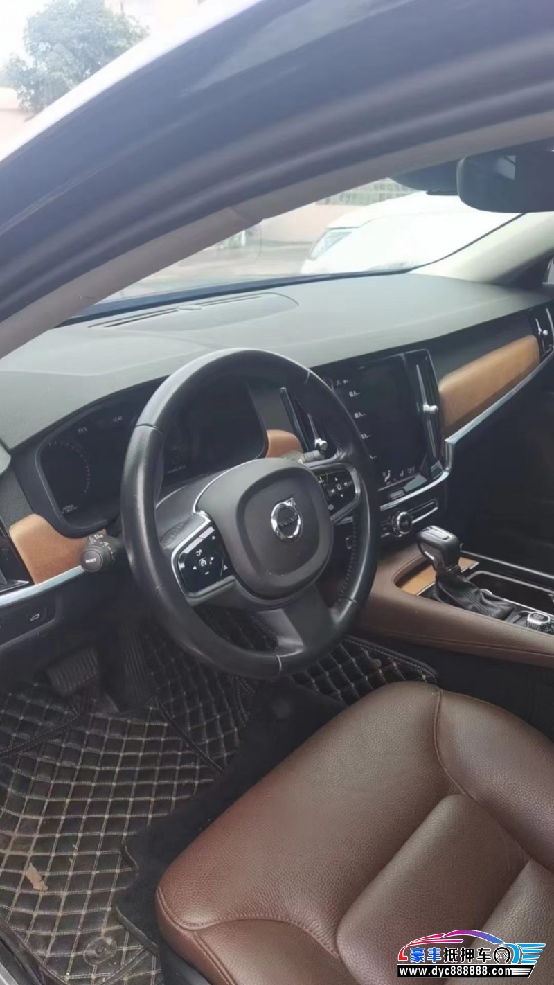 19年沃尔沃S90轿车抵押车出售