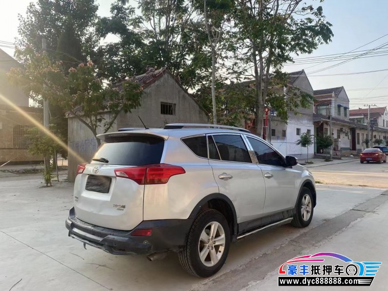 14年丰田RAV4轿车抵押车出售
