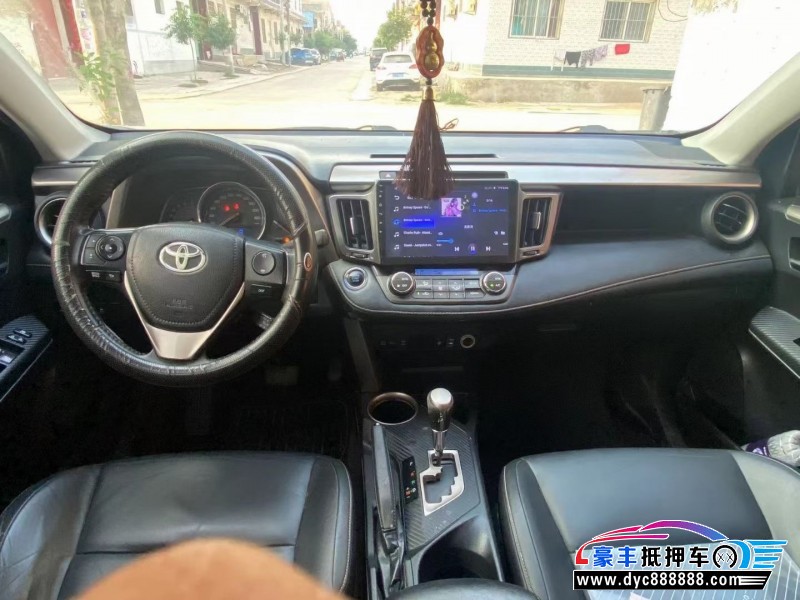 14年丰田RAV4轿车抵押车出售