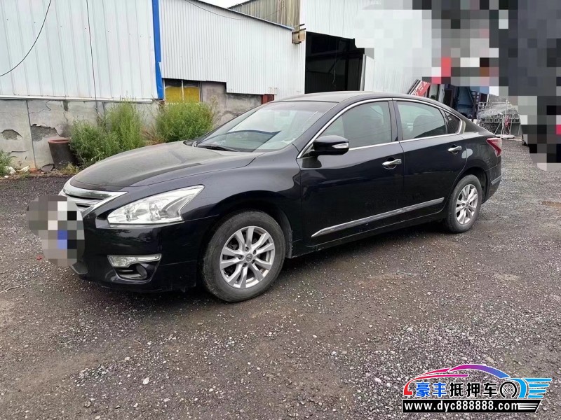 15年日产天籁轿车抵押车出售