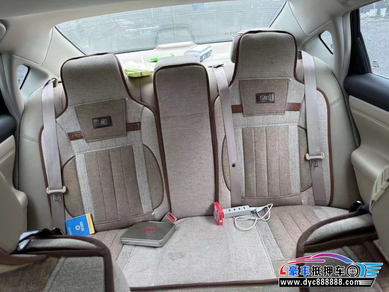 15年日产天籁轿车抵押车出售