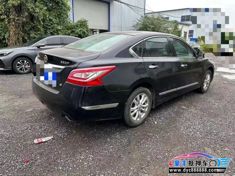 15年日产天籁轿车抵押车出售