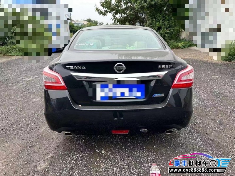 15年日产天籁轿车抵押车出售