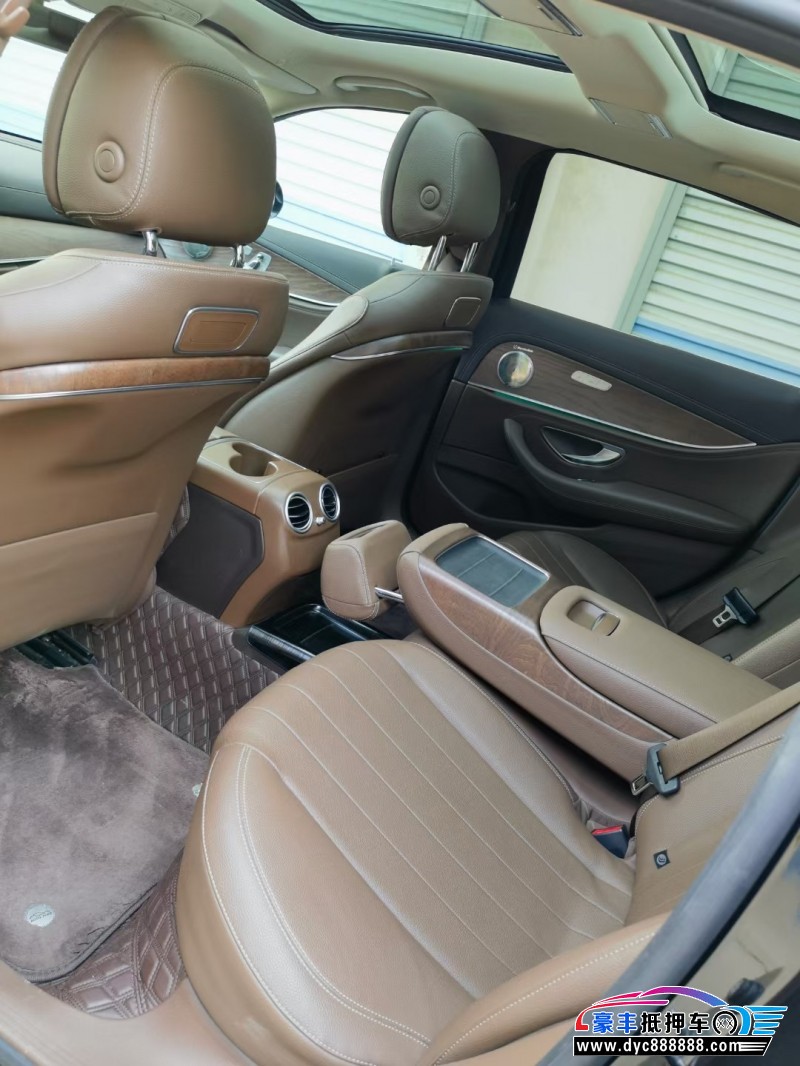 20年奔驰E轿车抵押车出售