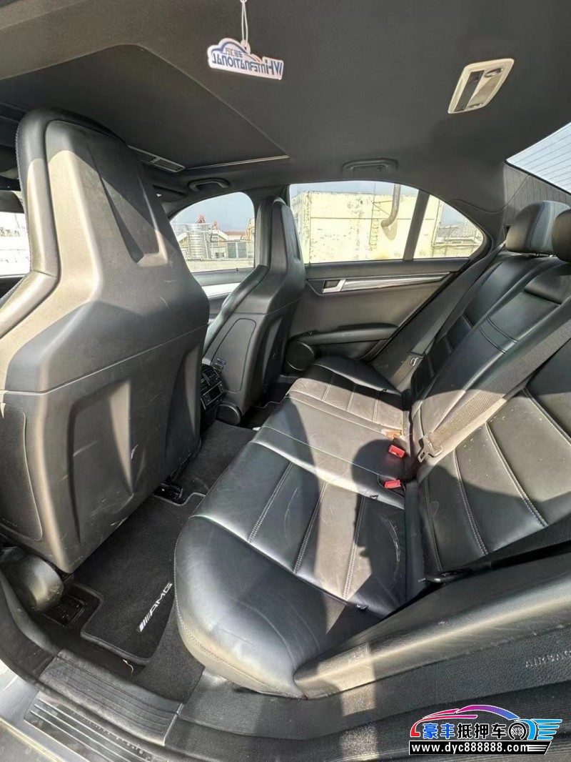 14年奔驰C轿车抵押车出售