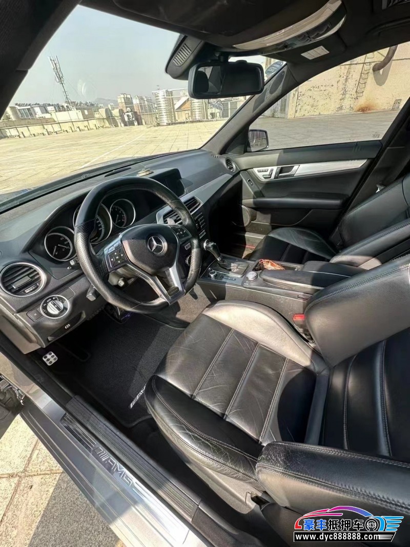 14年奔驰C轿车抵押车出售