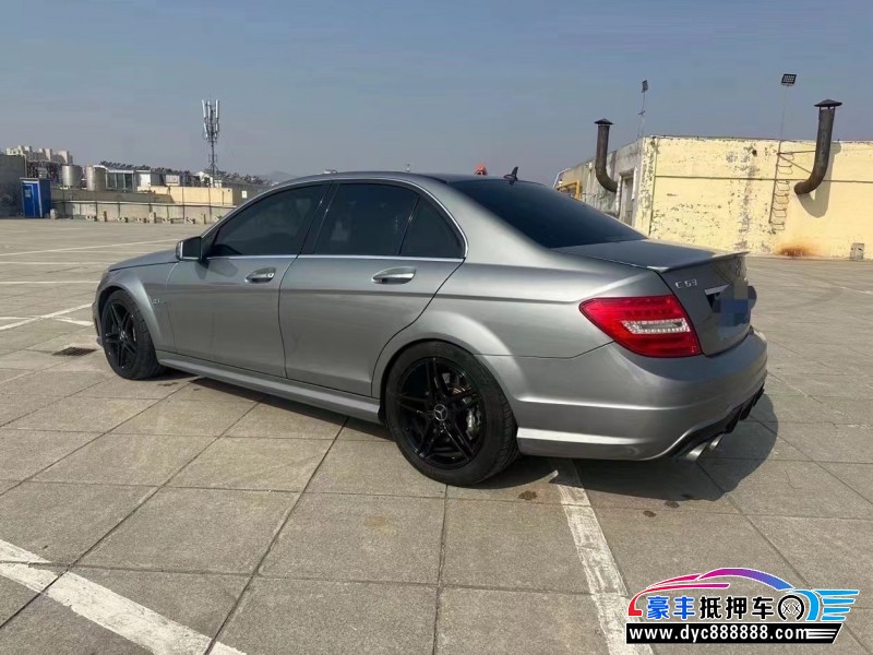 14年奔驰C轿车抵押车出售