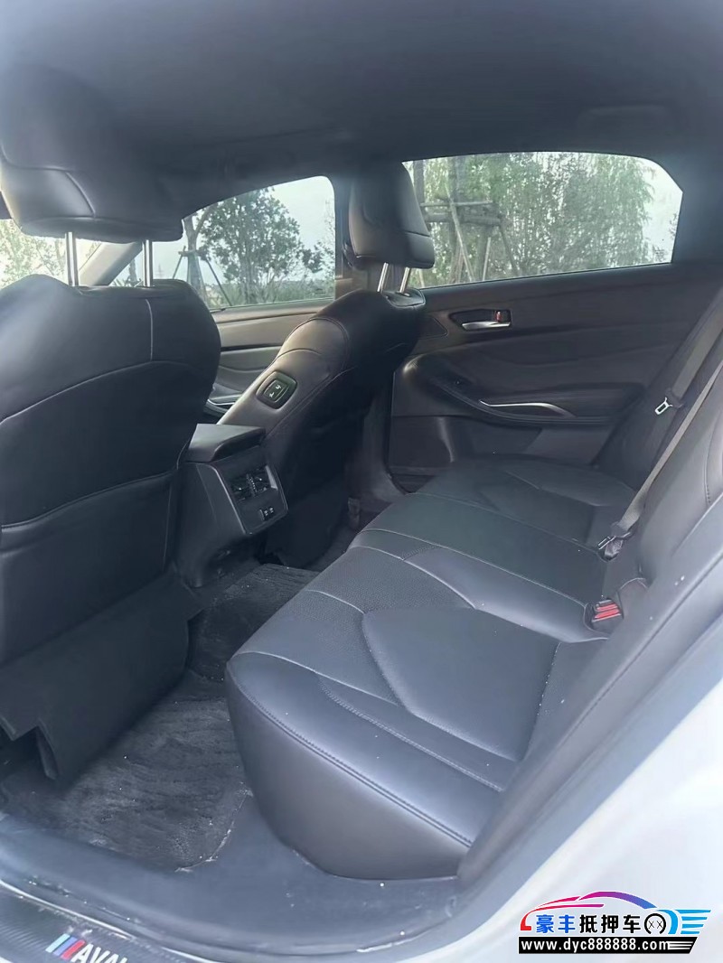 20年丰田亚洲龙轿车抵押车出售