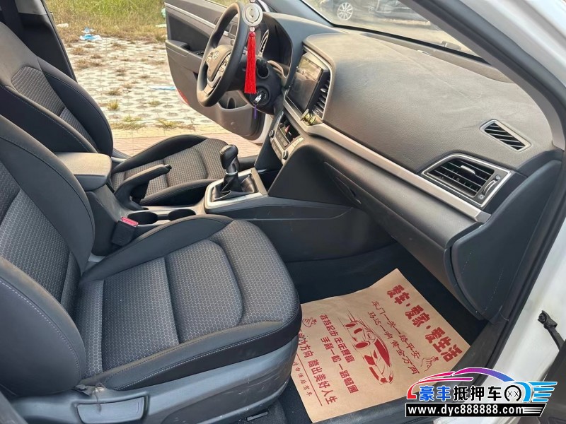 17年现代领动轿车抵押车出售