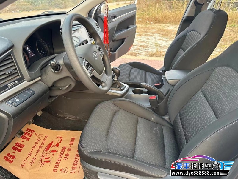 17年现代领动轿车抵押车出售