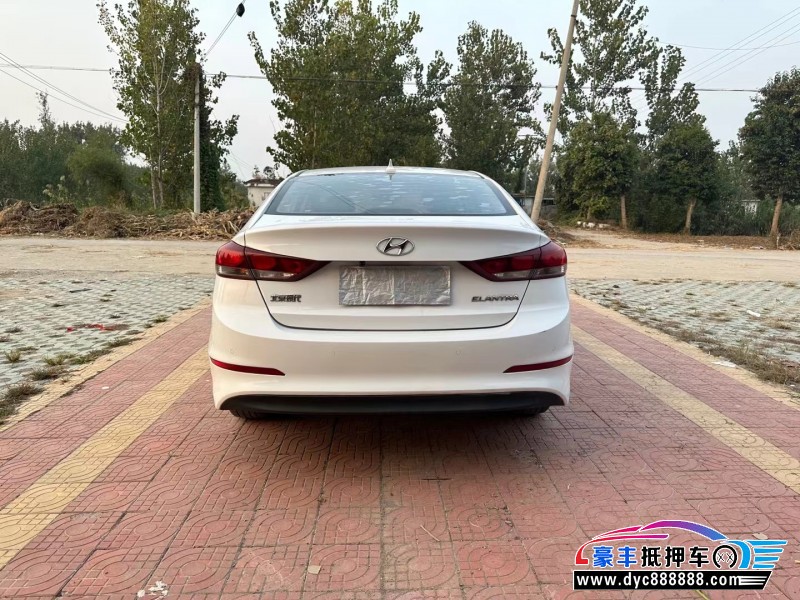 17年现代领动轿车抵押车出售