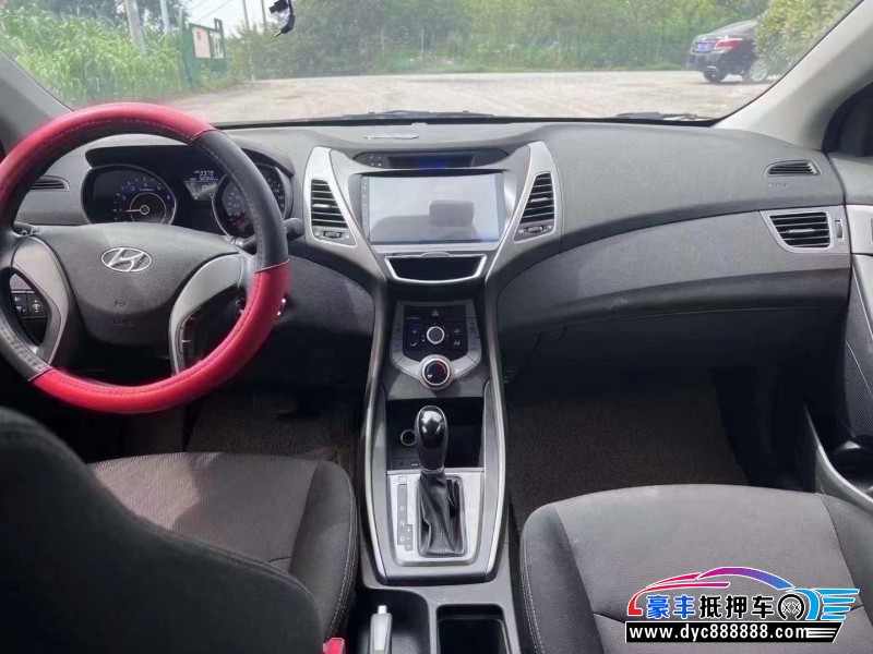 18年现代朗动轿车抵押车出售