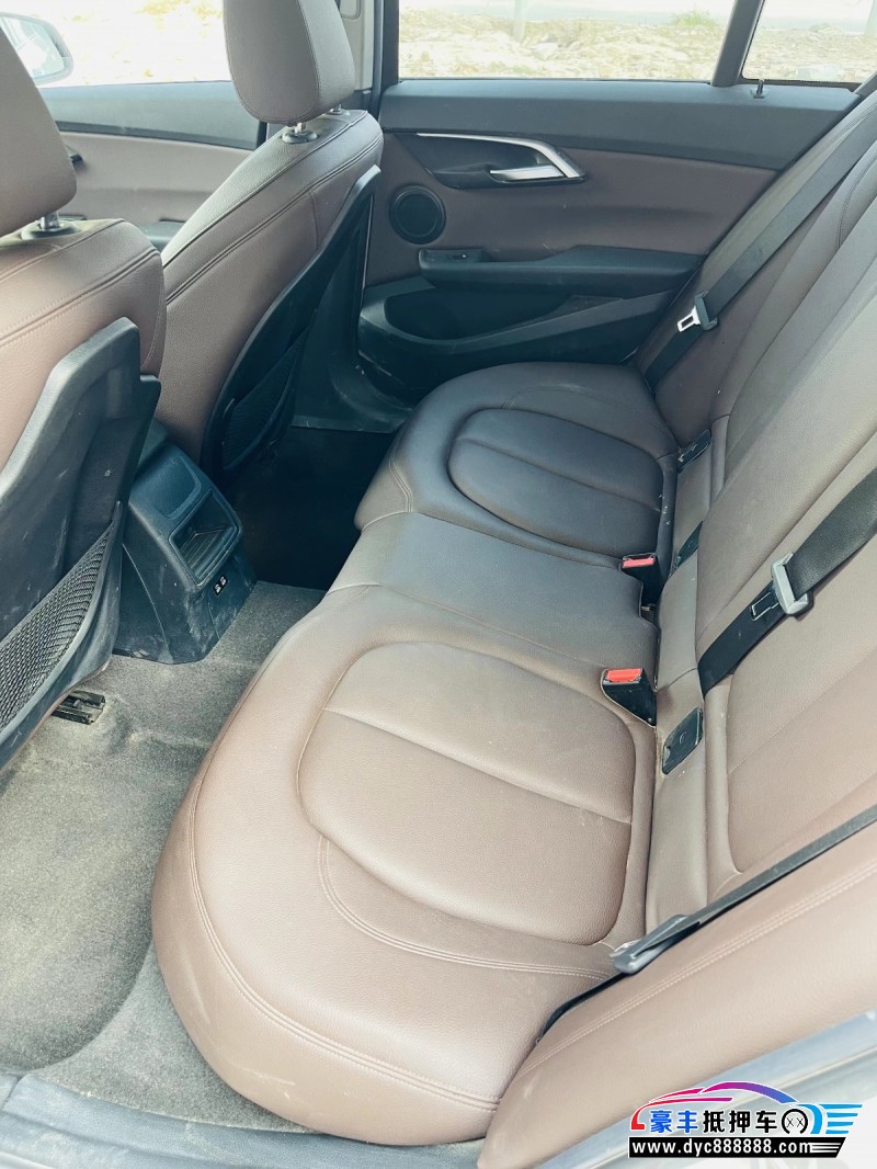 19年宝马1系轿车抵押车出售