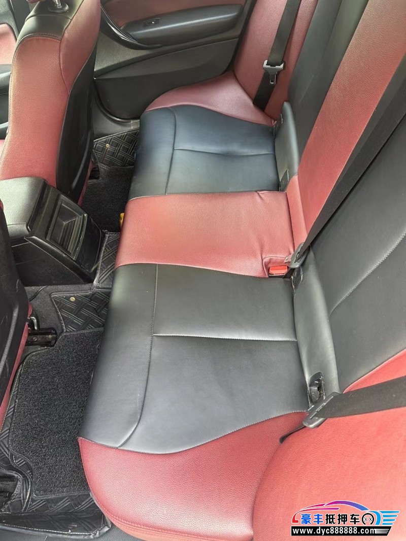 14年宝马1系轿车抵押车出售