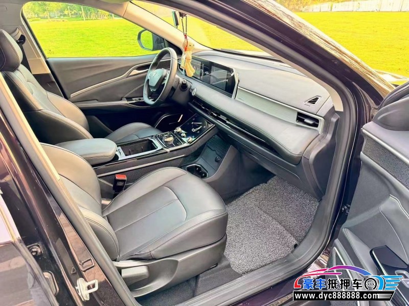 23年哪吒u-ll400SUV抵押车出售