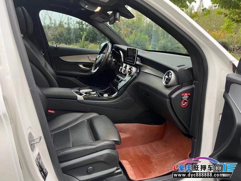 19年奔驰GLCSUV抵押车出售