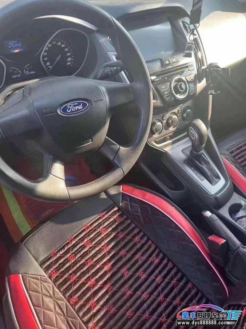 15年福特福克斯轿车抵押车出售