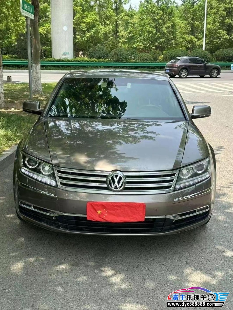 13年大众辉昂轿车抵押车出售