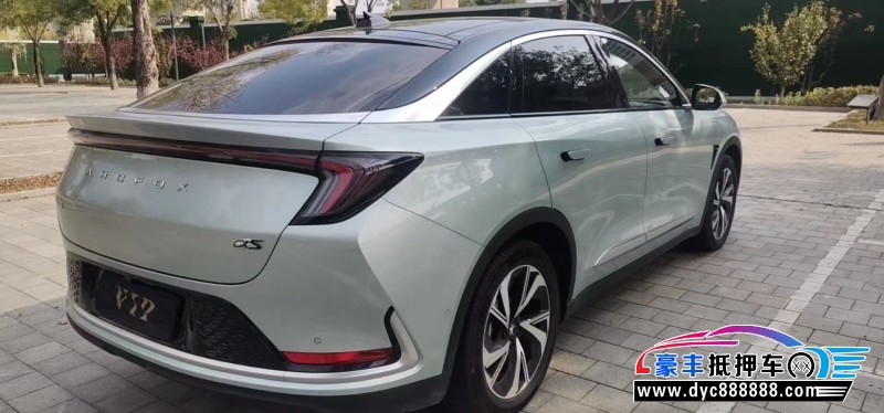 23年极狐阿尔法S轿车抵押车出售