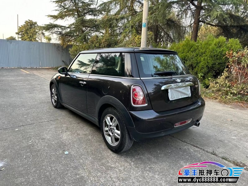 13年宝马MINI轿车抵押车出售