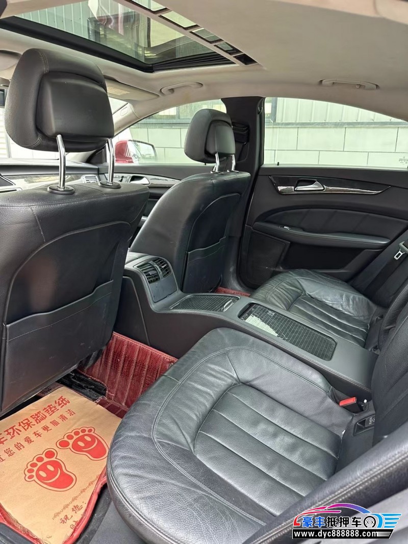 13年奔驰GLS轿车抵押车出售