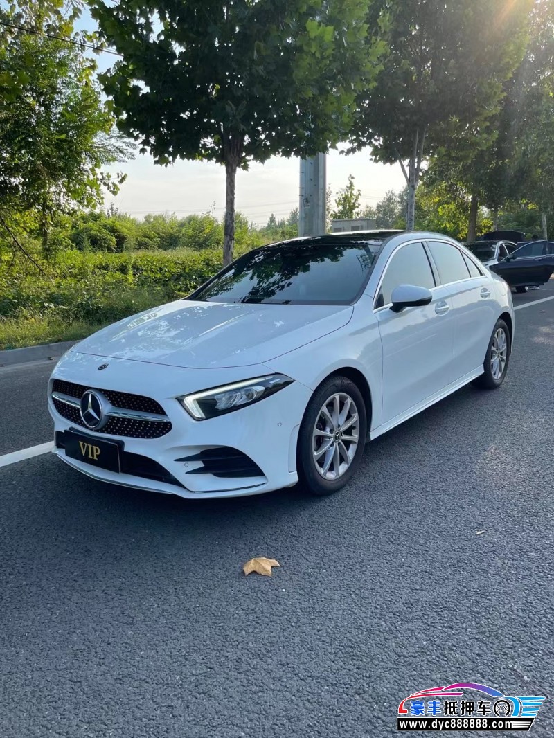 20年奔驰A轿车抵押车出售