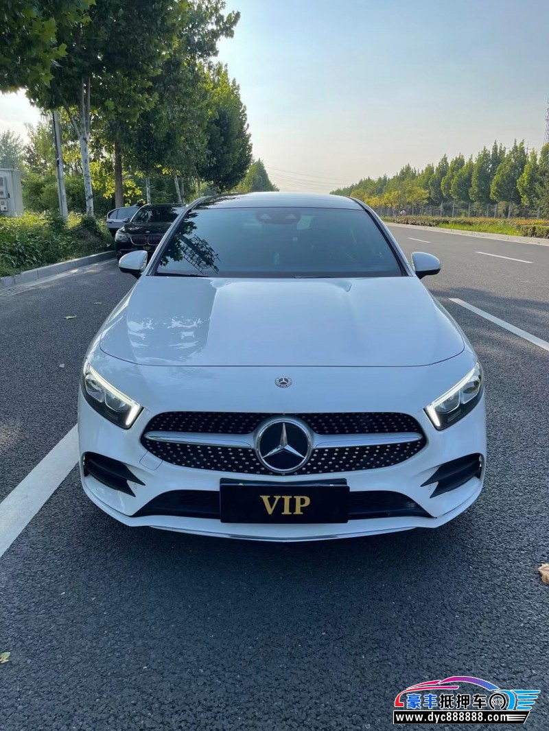 20年奔驰A轿车抵押车出售