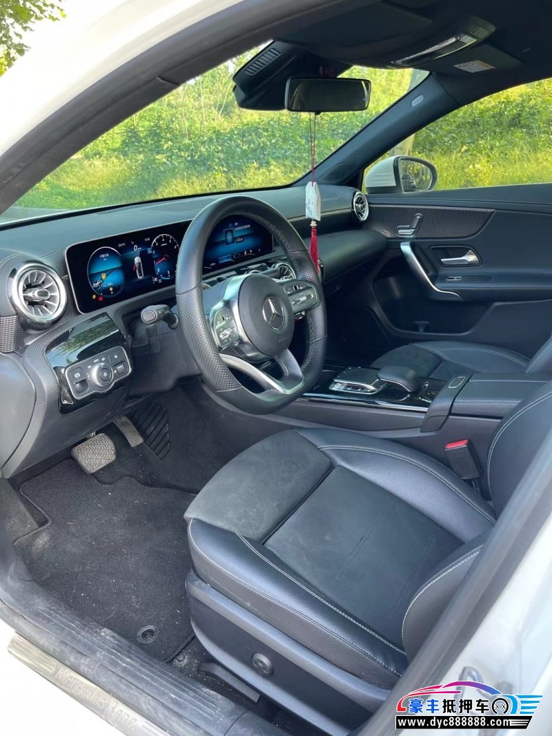 20年奔驰A轿车抵押车出售