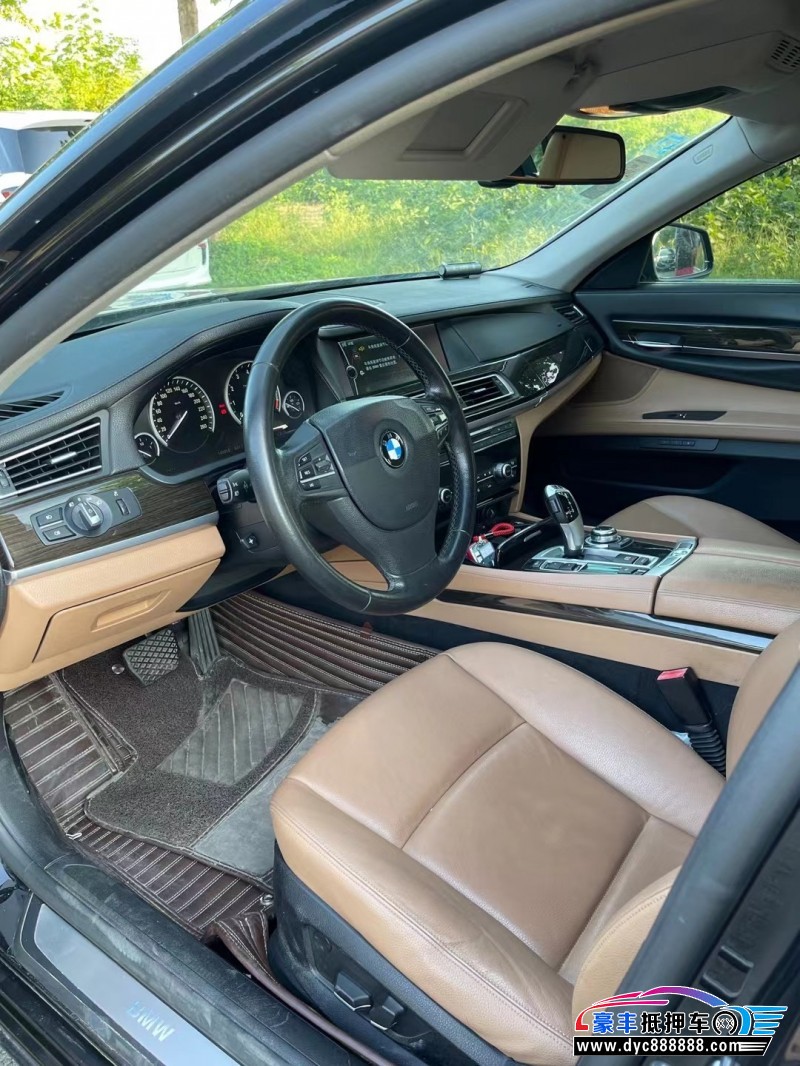 13年宝马7系轿车抵押车出售