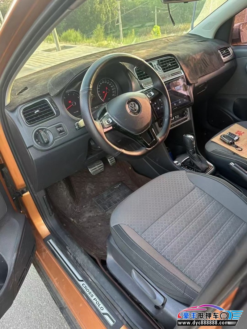 15年大众polo轿车抵押车出售