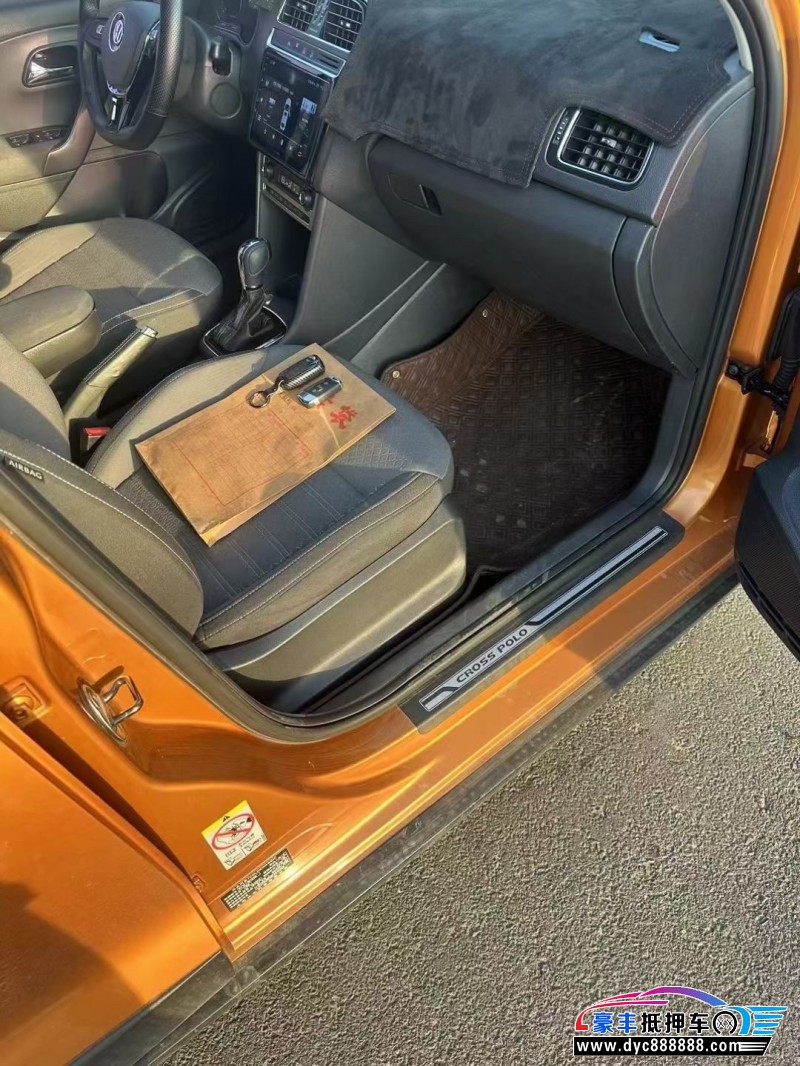 15年大众polo轿车抵押车出售