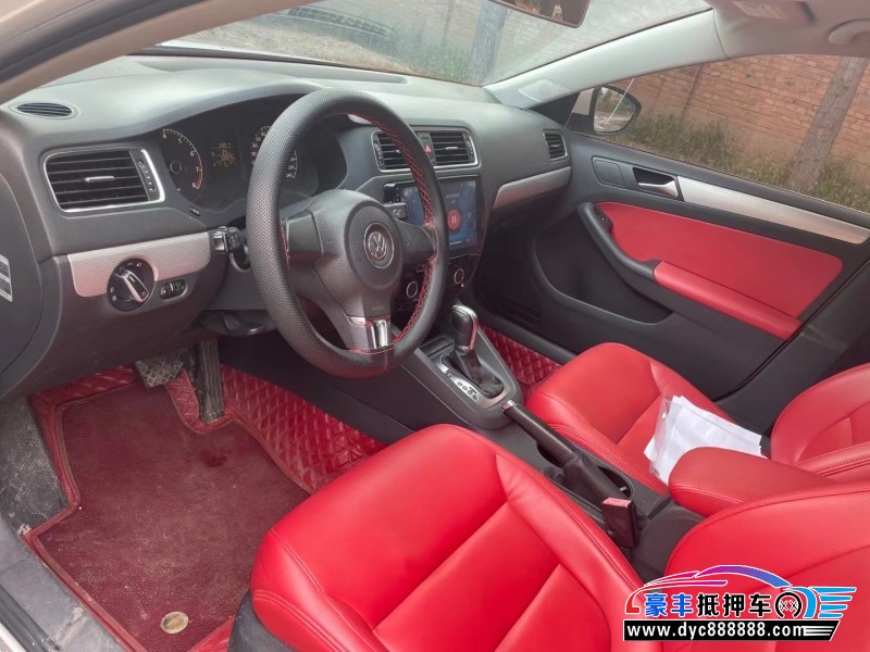 16年大众速腾轿车抵押车出售