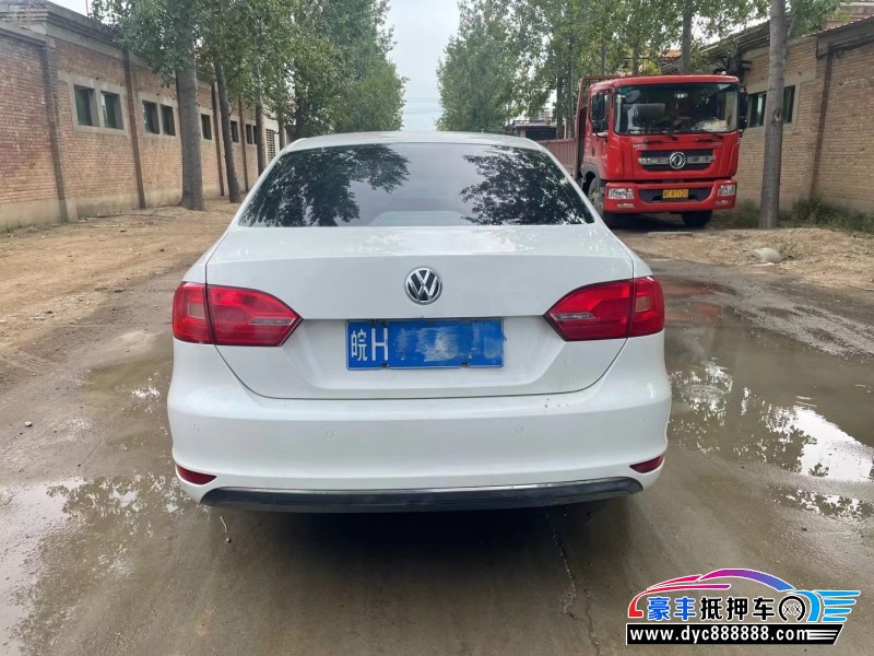 16年大众速腾轿车抵押车出售