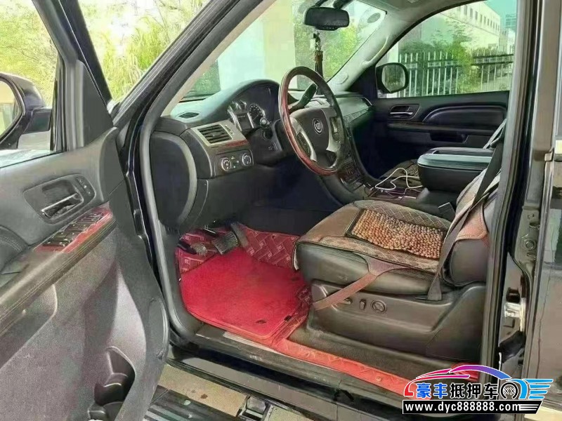 13年凯迪拉克凯雷德轿车抵押车出售