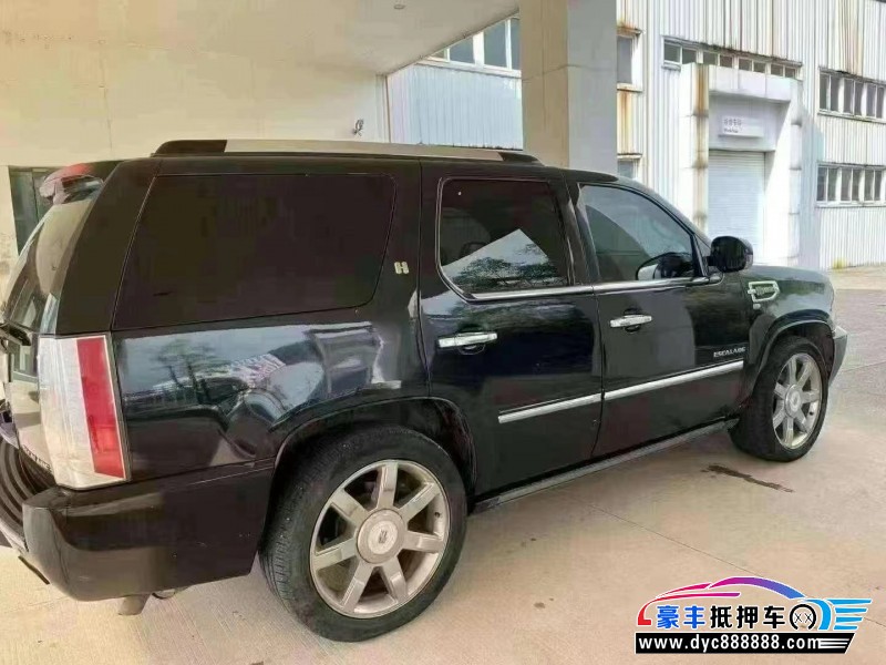 13年凯迪拉克凯雷德轿车抵押车出售