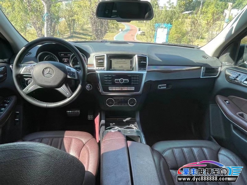 15年奔驰GL轿车抵押车出售