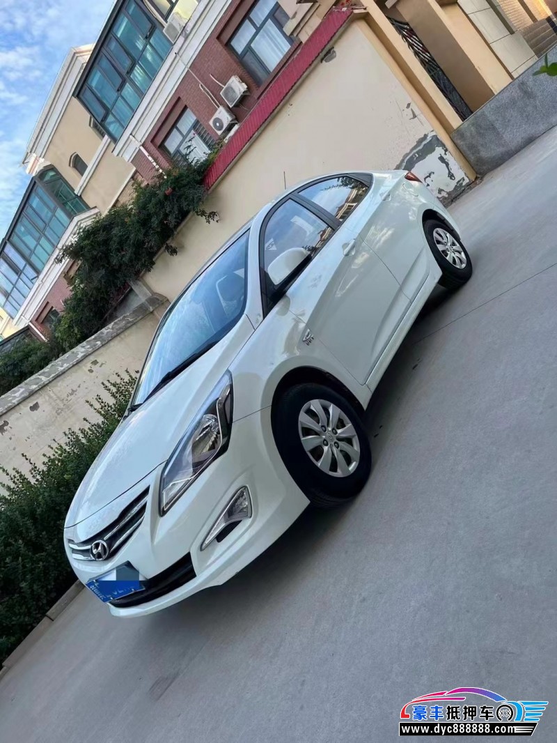 16年现代瑞纳轿车抵押车出售