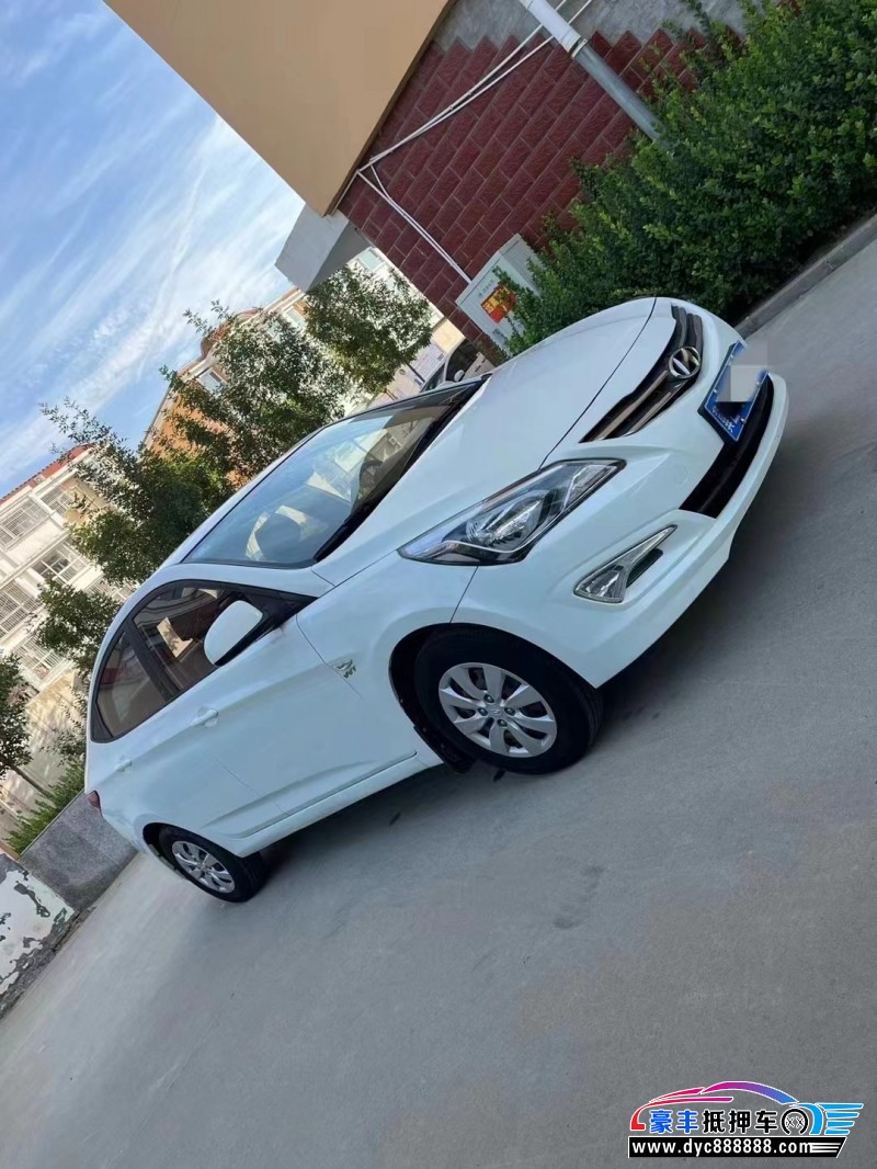 16年现代瑞纳轿车抵押车出售