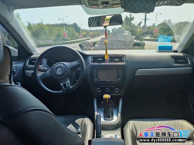 14年大众速腾轿车抵押车出售