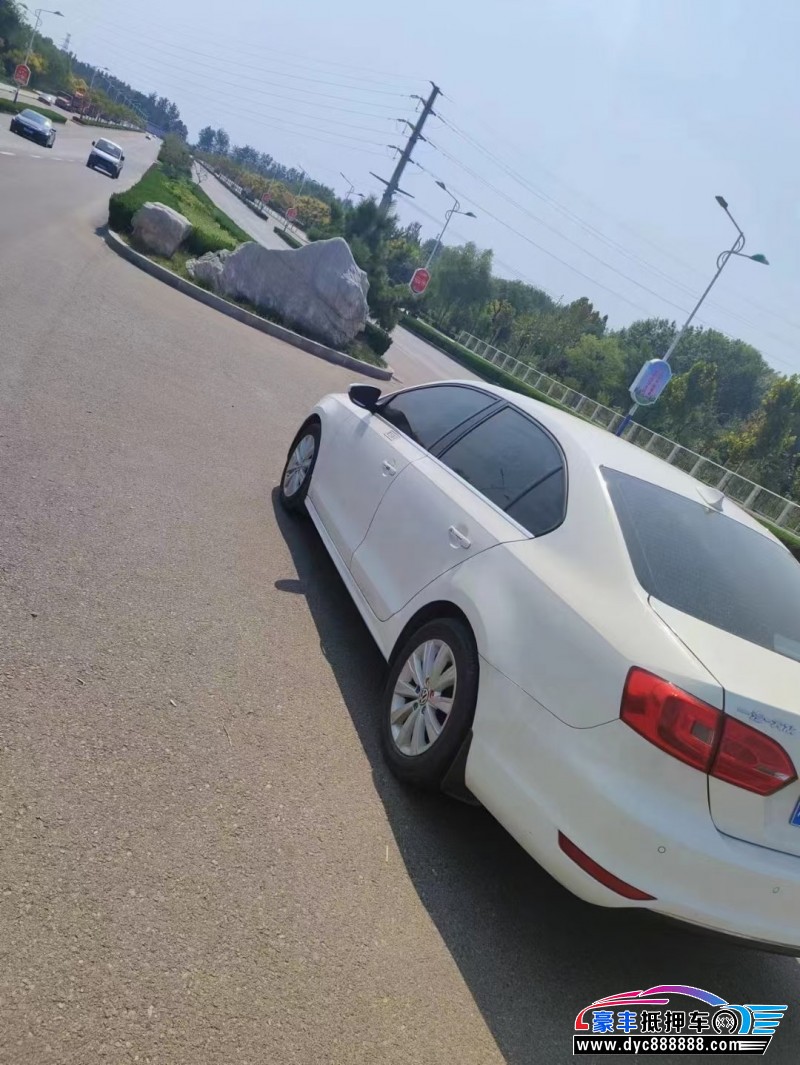 14年大众速腾轿车抵押车出售