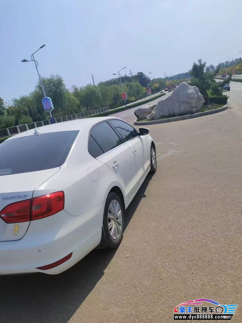 14年大众速腾轿车抵押车出售