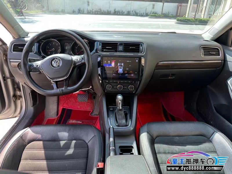 16年大众速腾轿车抵押车出售