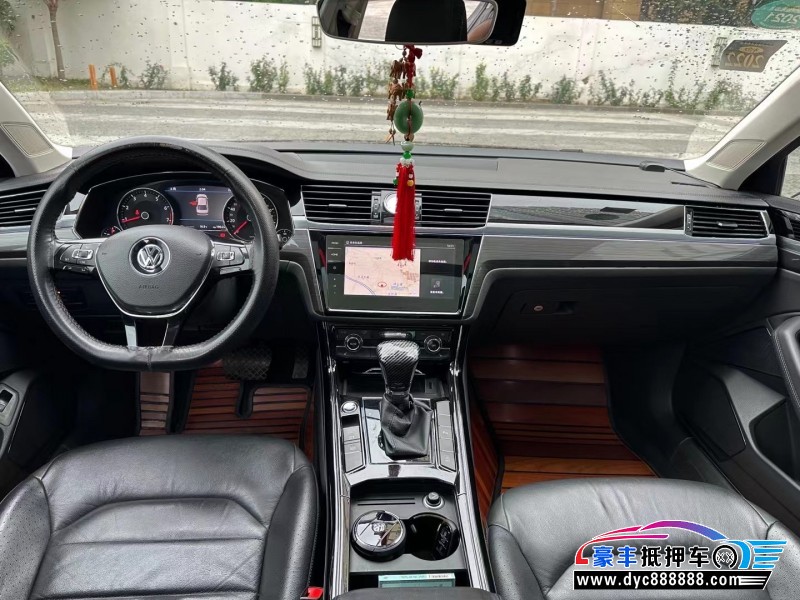 18年大众辉昂轿车抵押车出售
