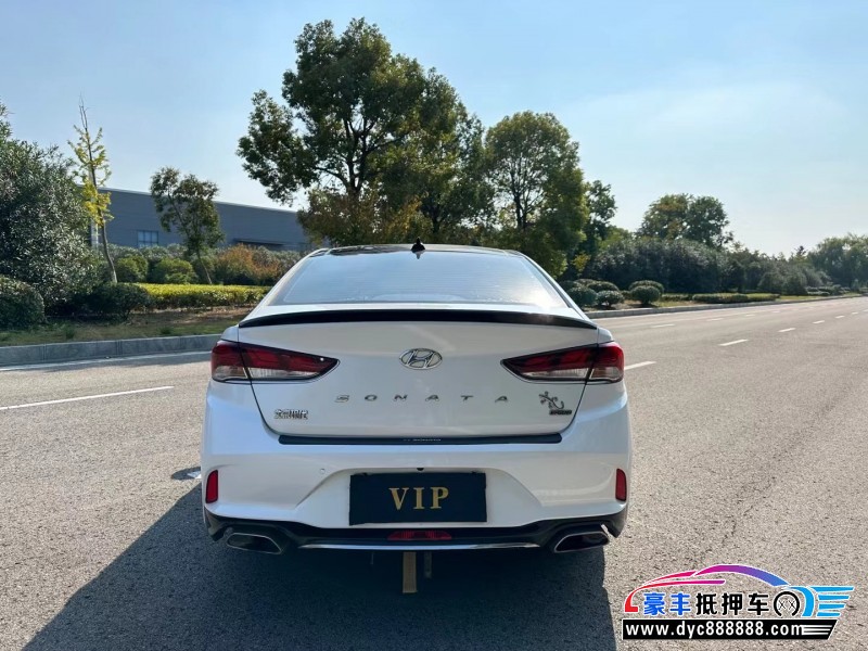 18年现代索纳塔轿车抵押车出售