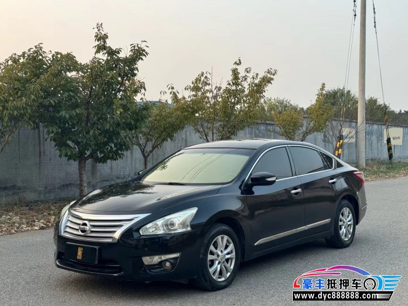 13年日产天籁轿车抵押车出售